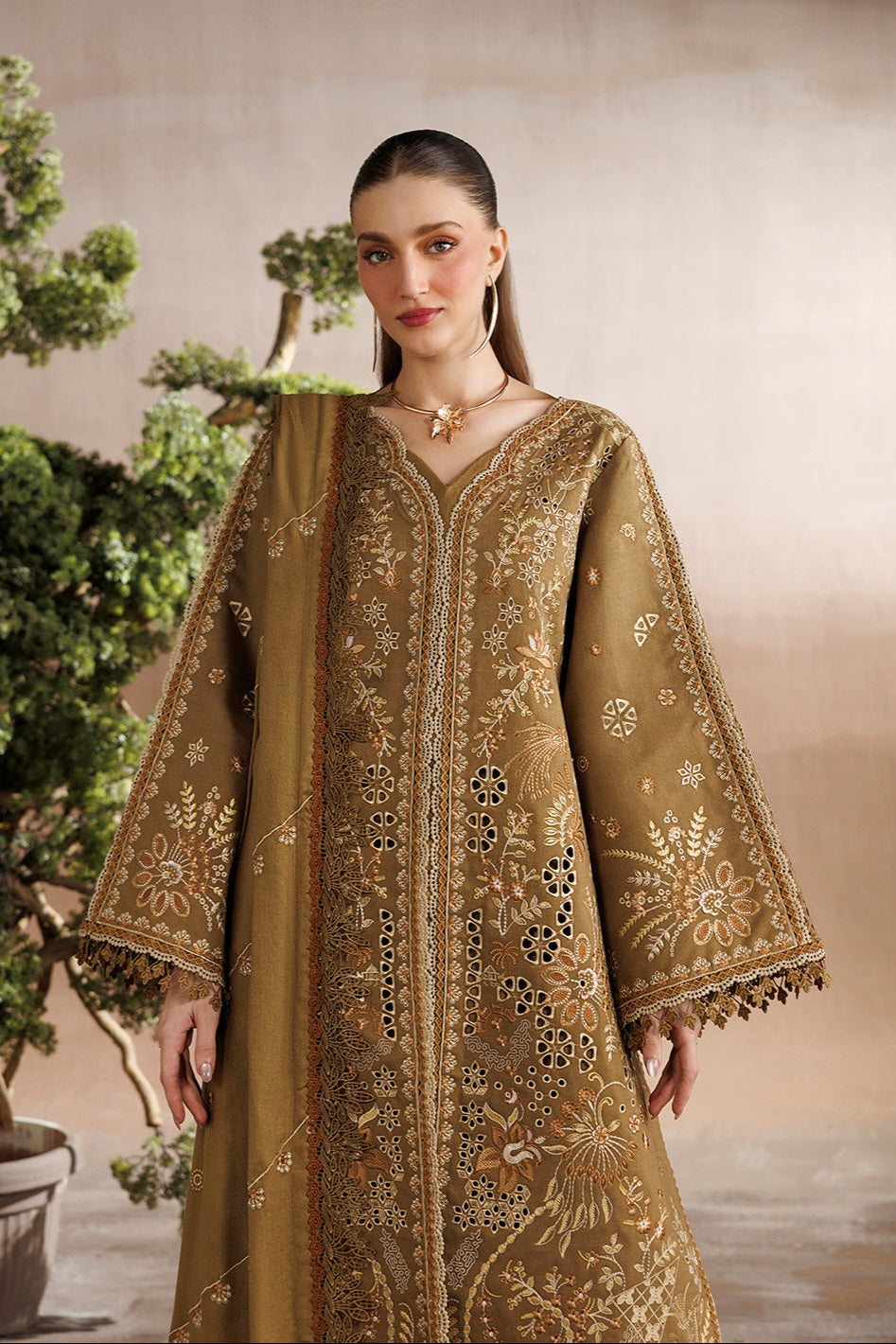 Mahnur Kaya Luxury Peach Leather Unstitched 3pc