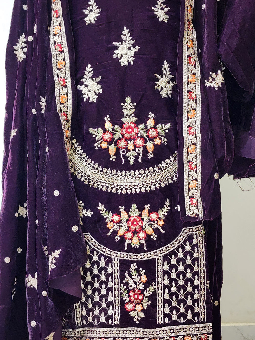 DSG-EMB-VELVET-154