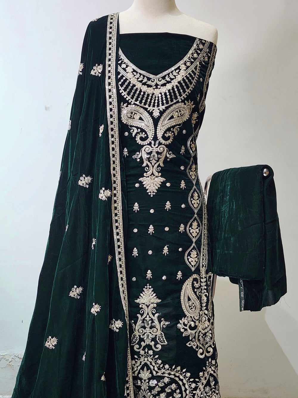 DSG-EMB-VELVET-156