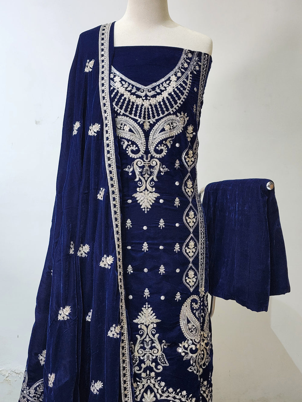 DSG-EMB-VELVET-159
