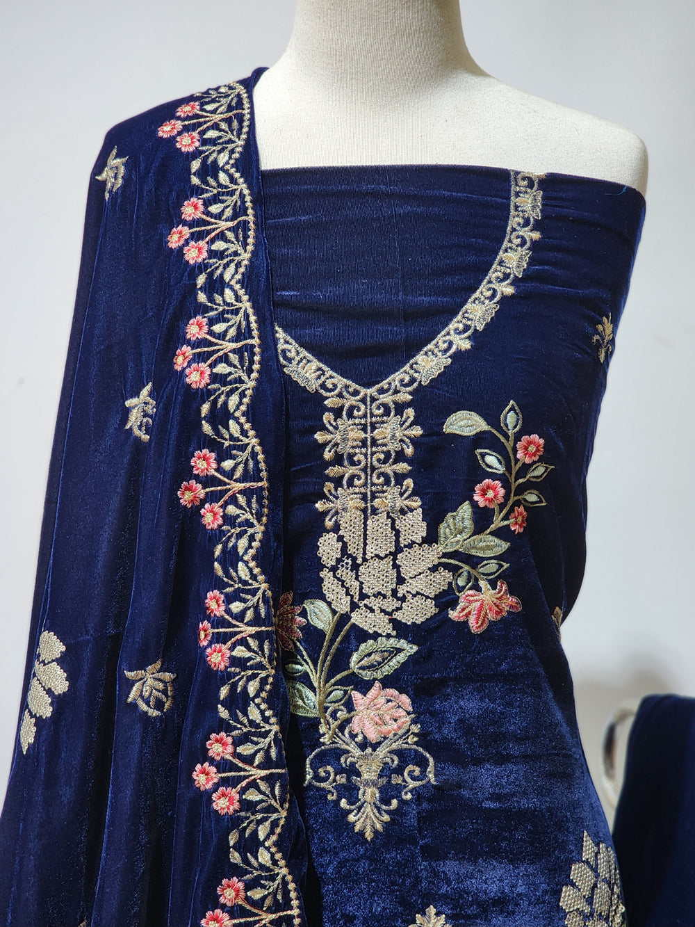 DSG-EMB-VELVET-170