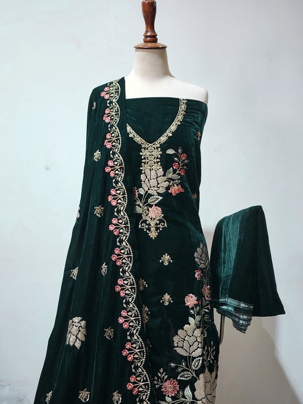 DSG-EMB-VELVET-171