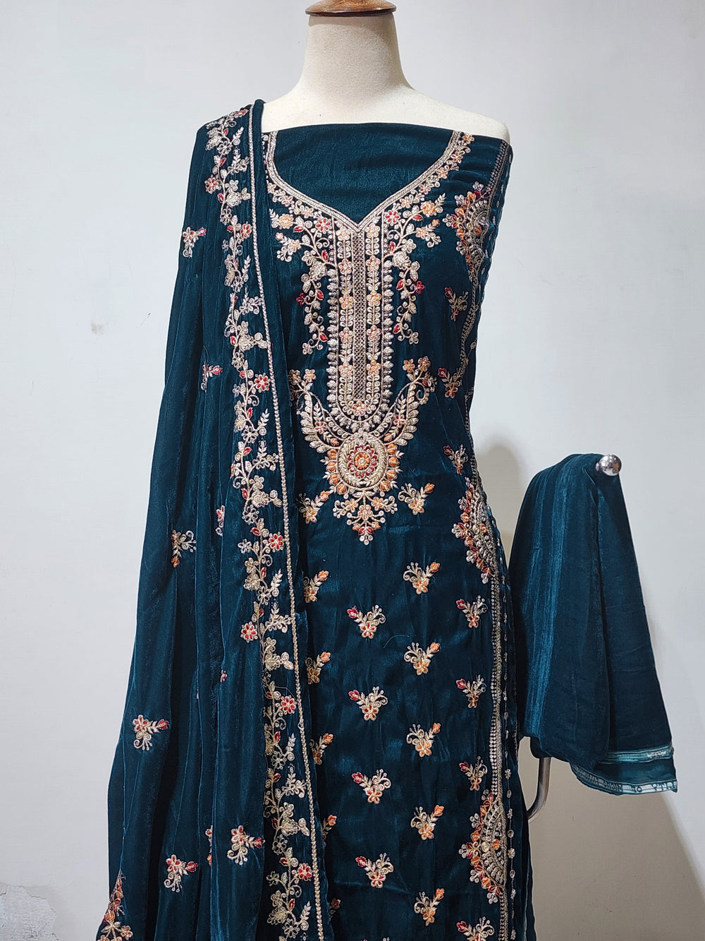 DSG-EMB-VELVET-175