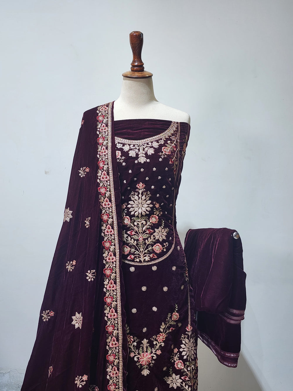 DSG-EMB-VELVET-182