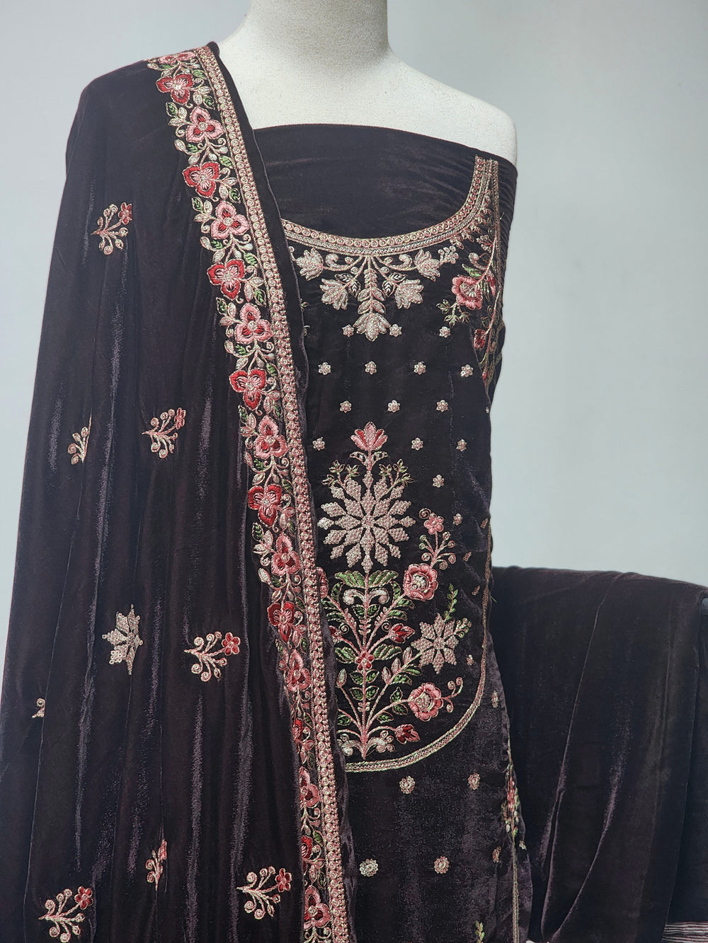 DSG-EMB-VELVET-183