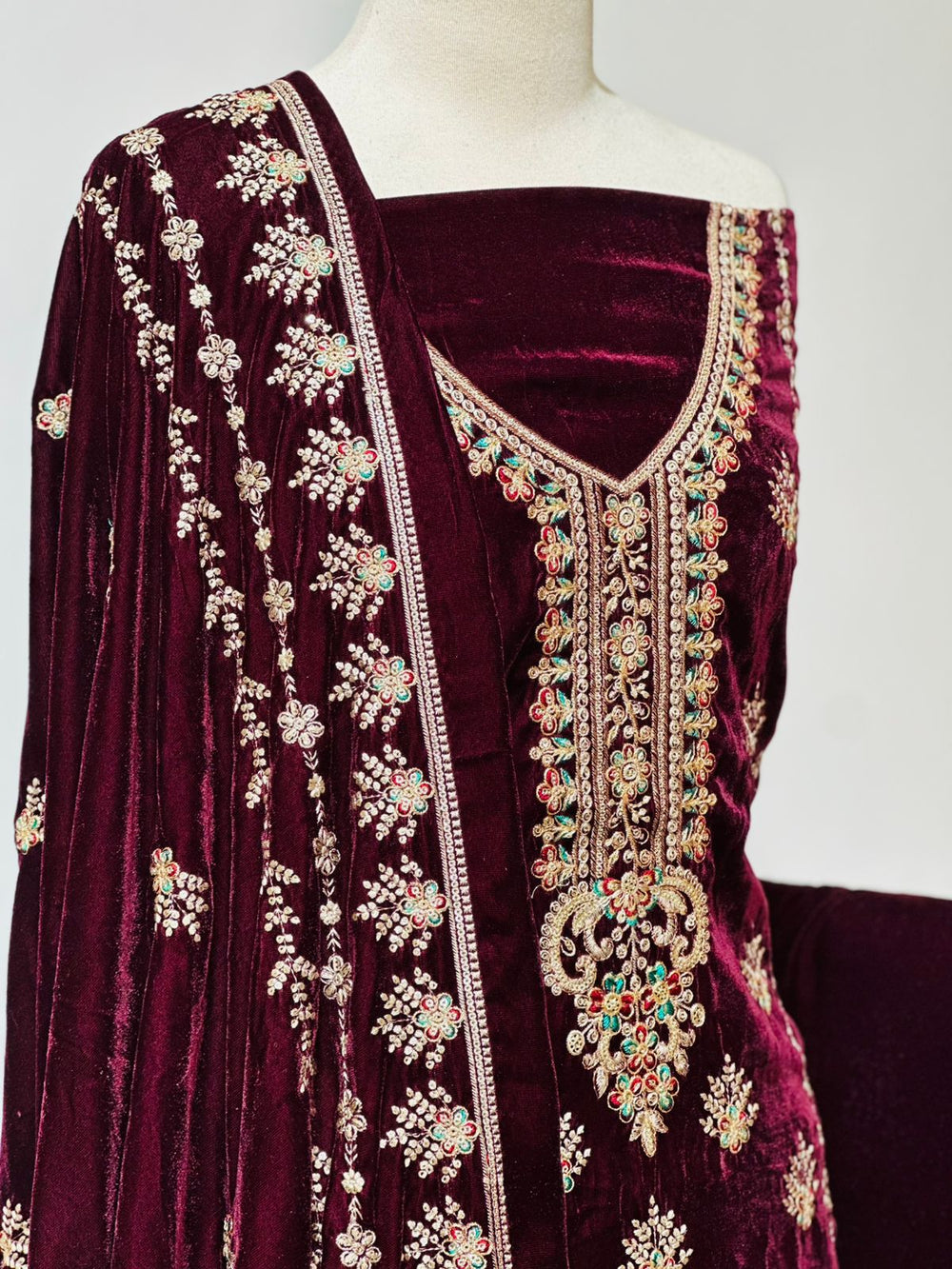 DSG-EMB-VELVET-188