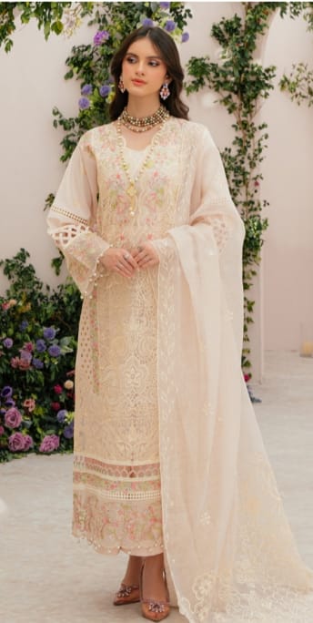 Mahnur Allenura Luxury Lawn Collection 3pc - Branded Cut Pieces