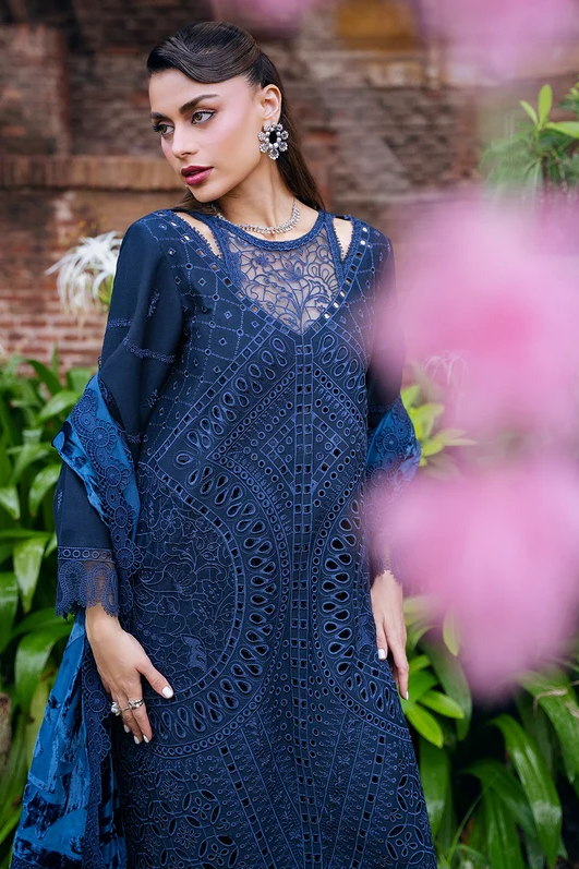 Mahnur Amelia Embroidered Luxury Khaddar 3pc