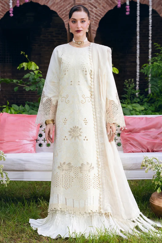 Mahnur Amelia Embroidered Luxury Khaddar 3pc