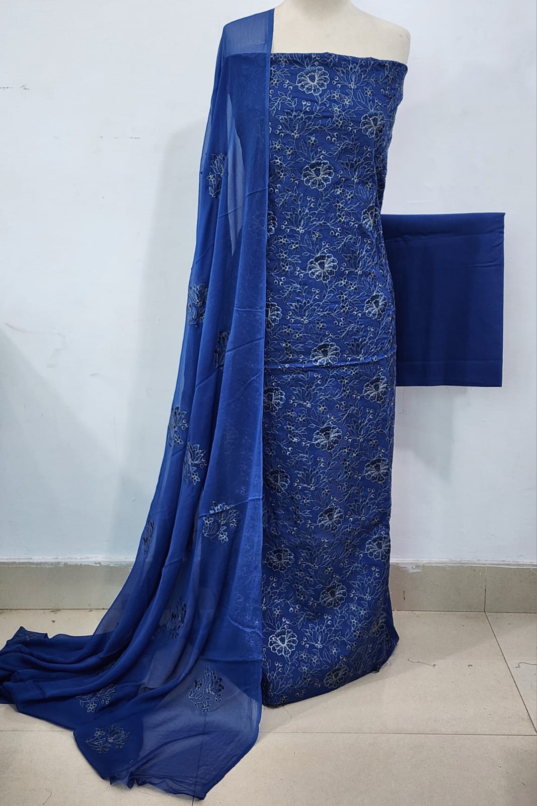 Bareeze Embroidered Lawn 3Pc