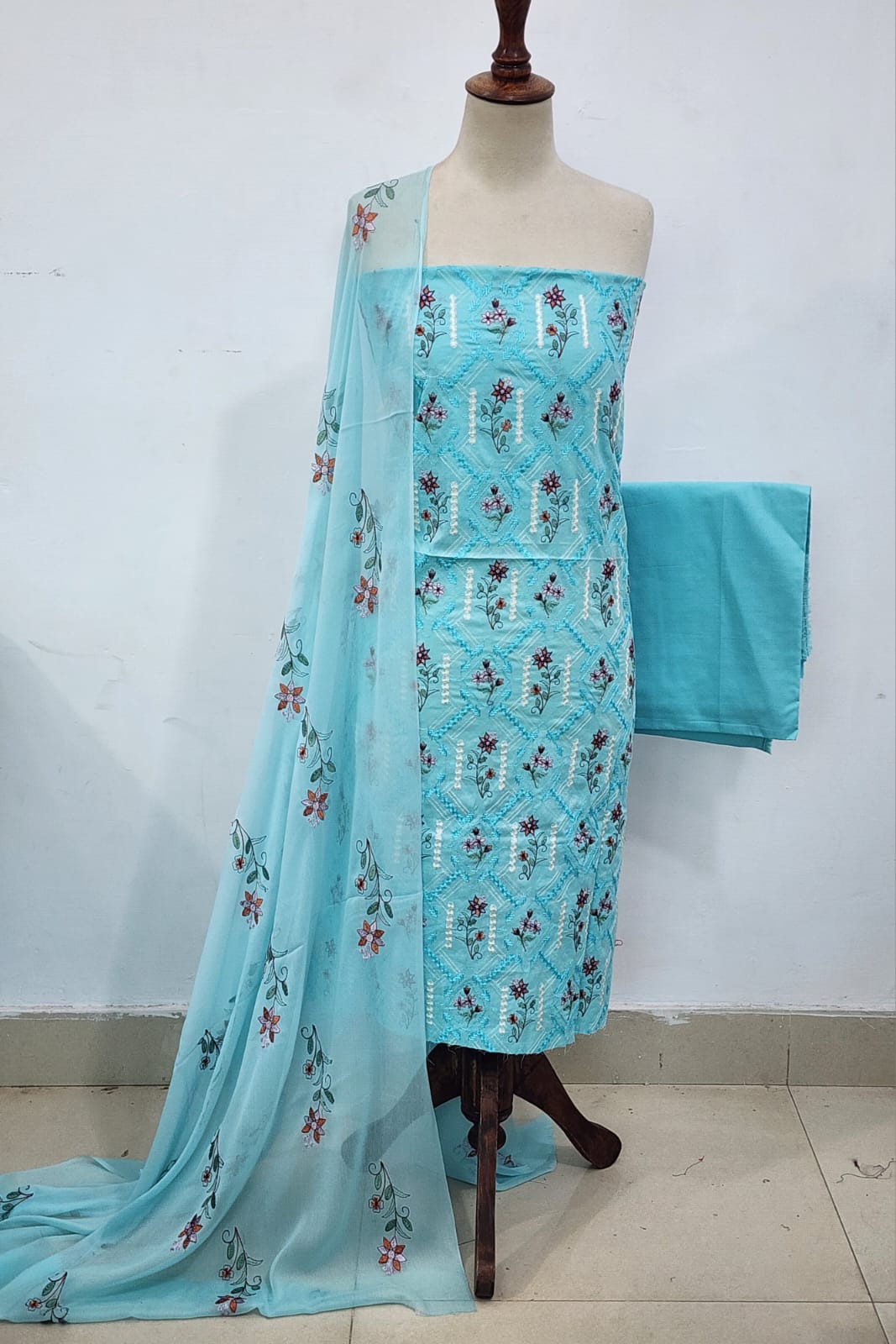 Bareeze Embroidered Lawn 3Pc