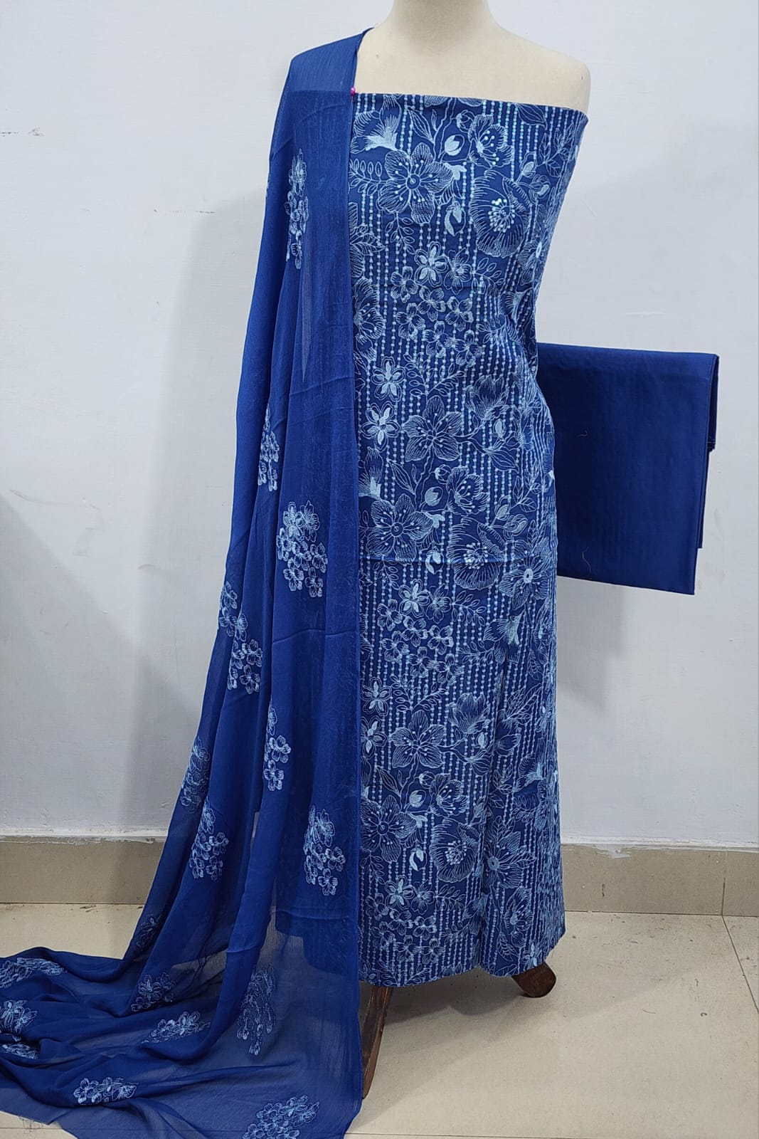 Bareeze Embroidered Lawn 3Pc