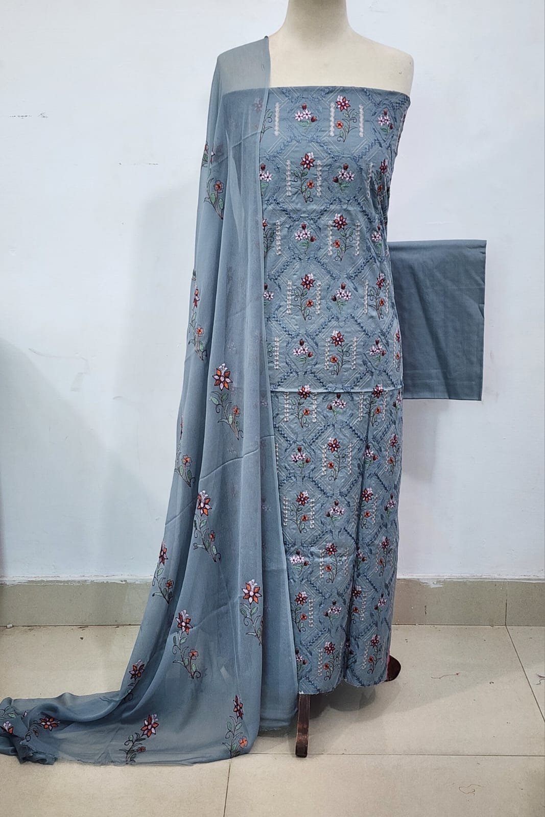 Bareeze Embroidered Lawn 3Pc