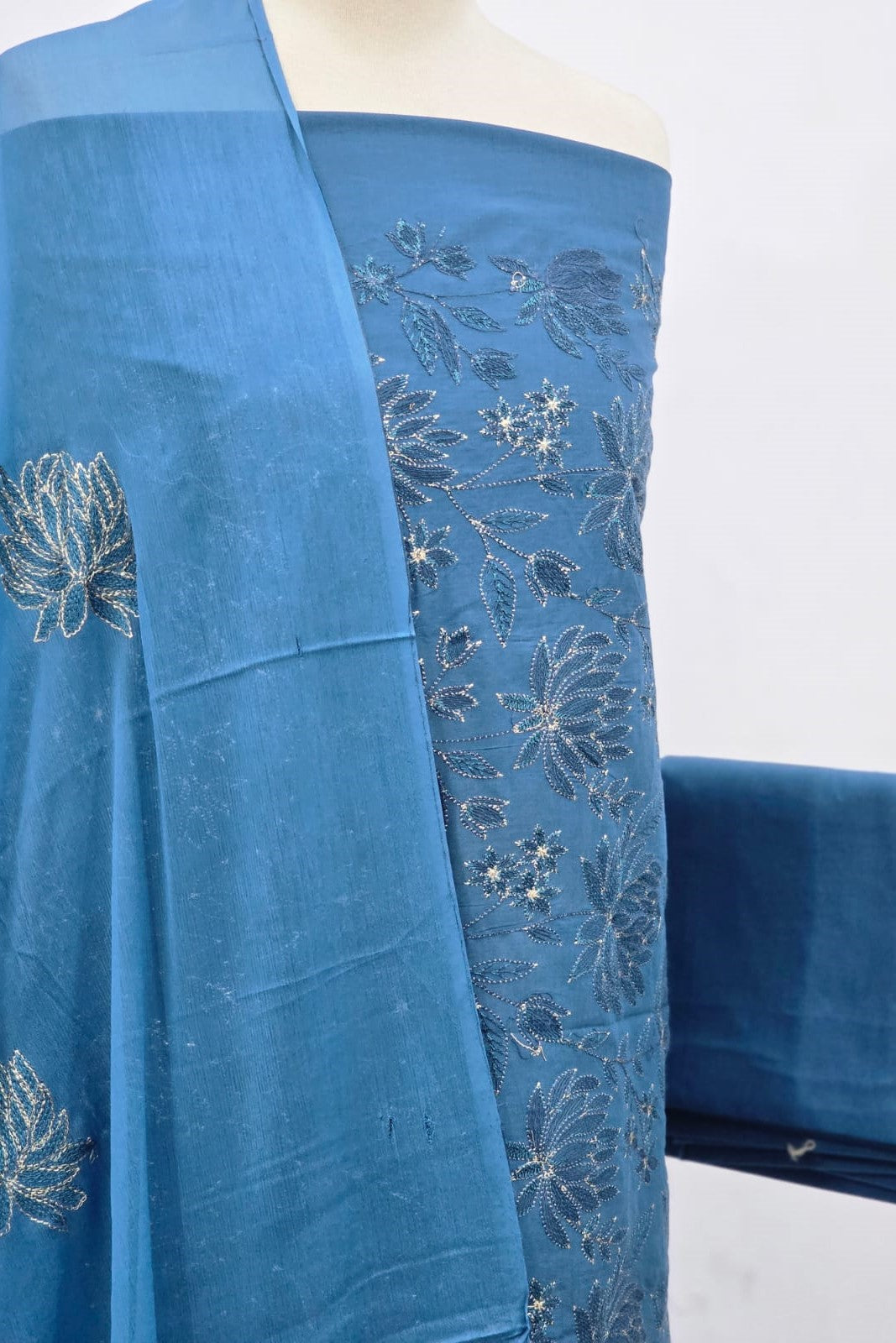 Bareeze Embroidered Lawn 3Pc