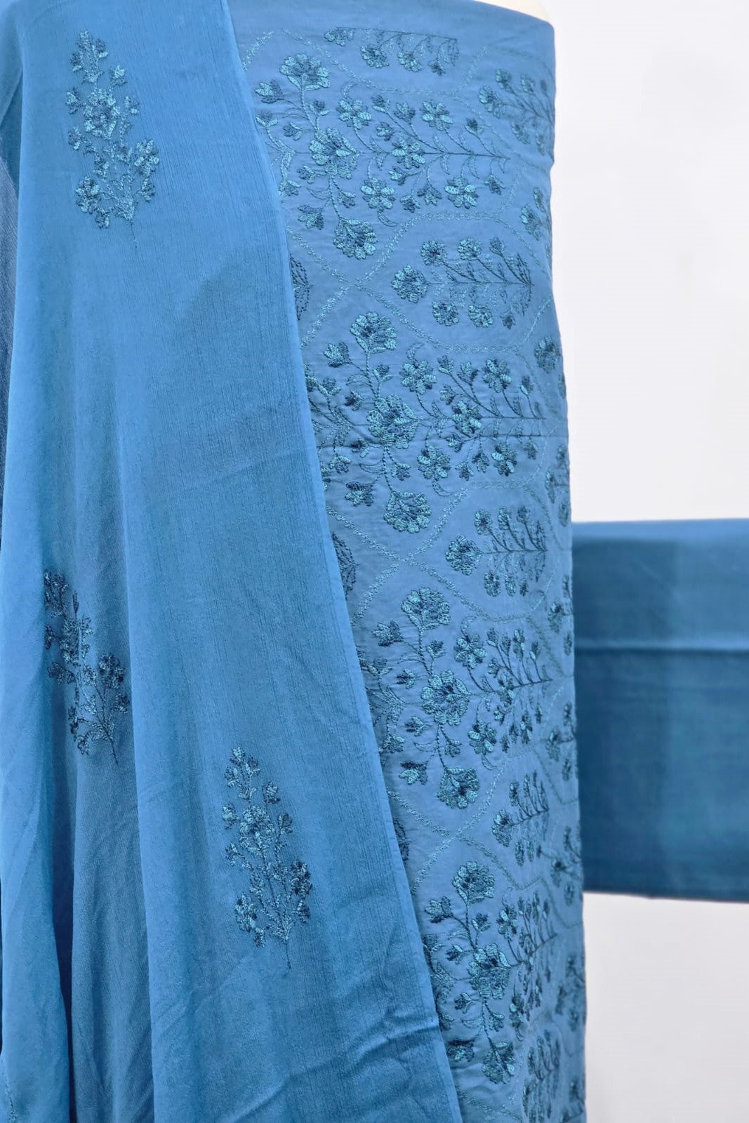 Bareeze Embroidered Lawn 3Pc