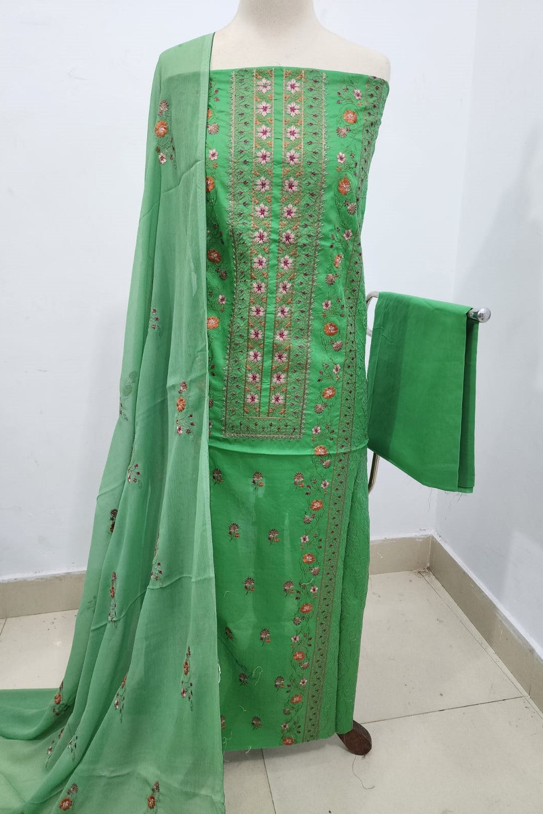 Bareeze Embroidered Lawn 3Pc