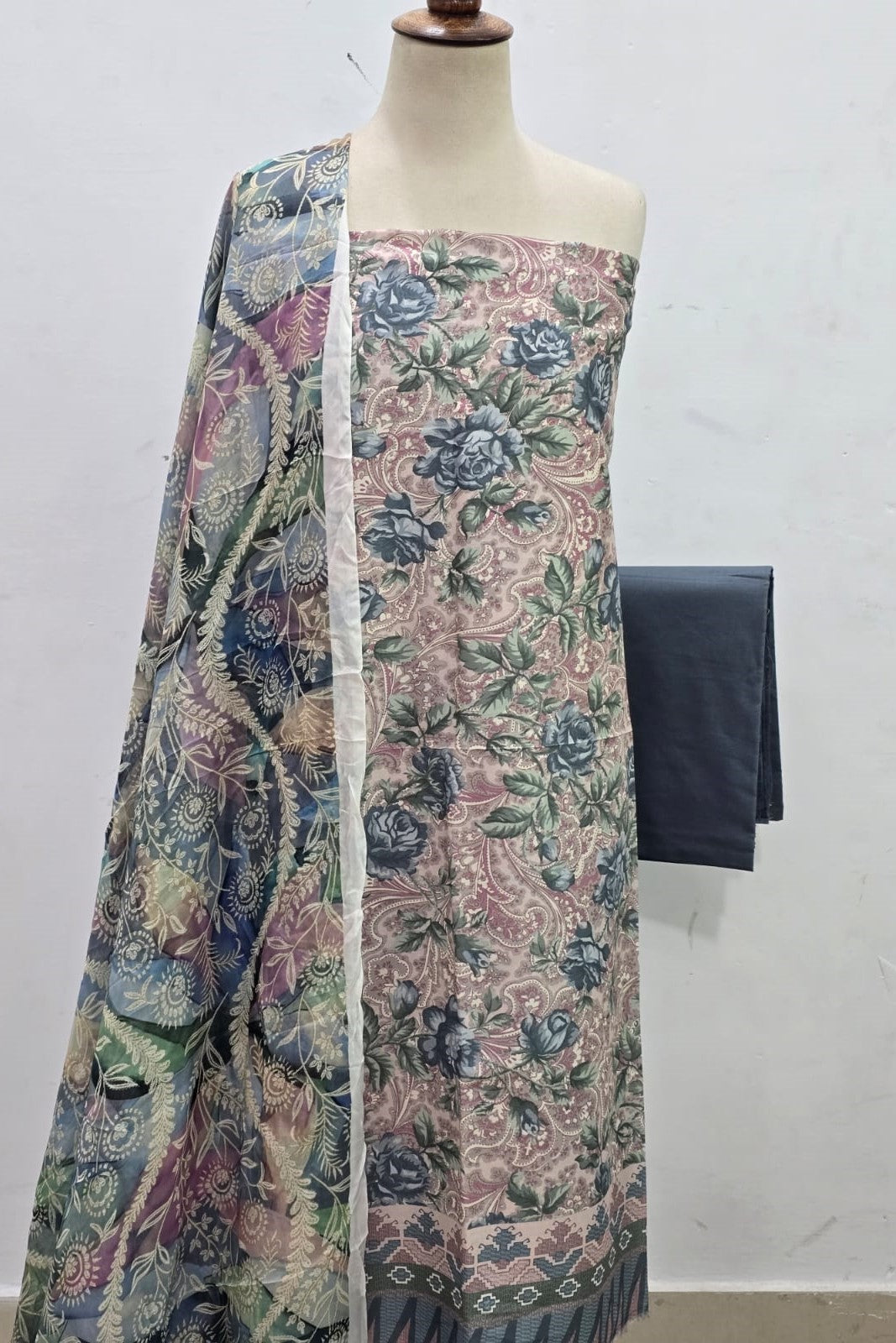 Sapphire Unstitched Printed Lawn 3pc