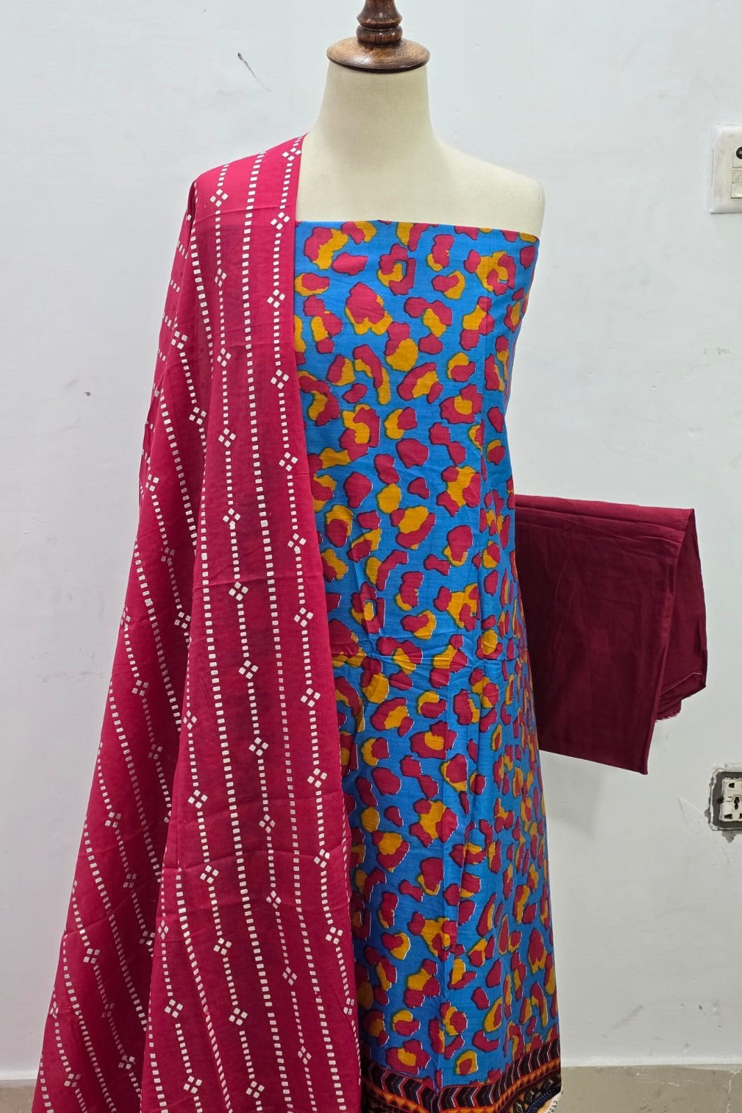 Sapphire Unstitched Printed Lawn 3pc