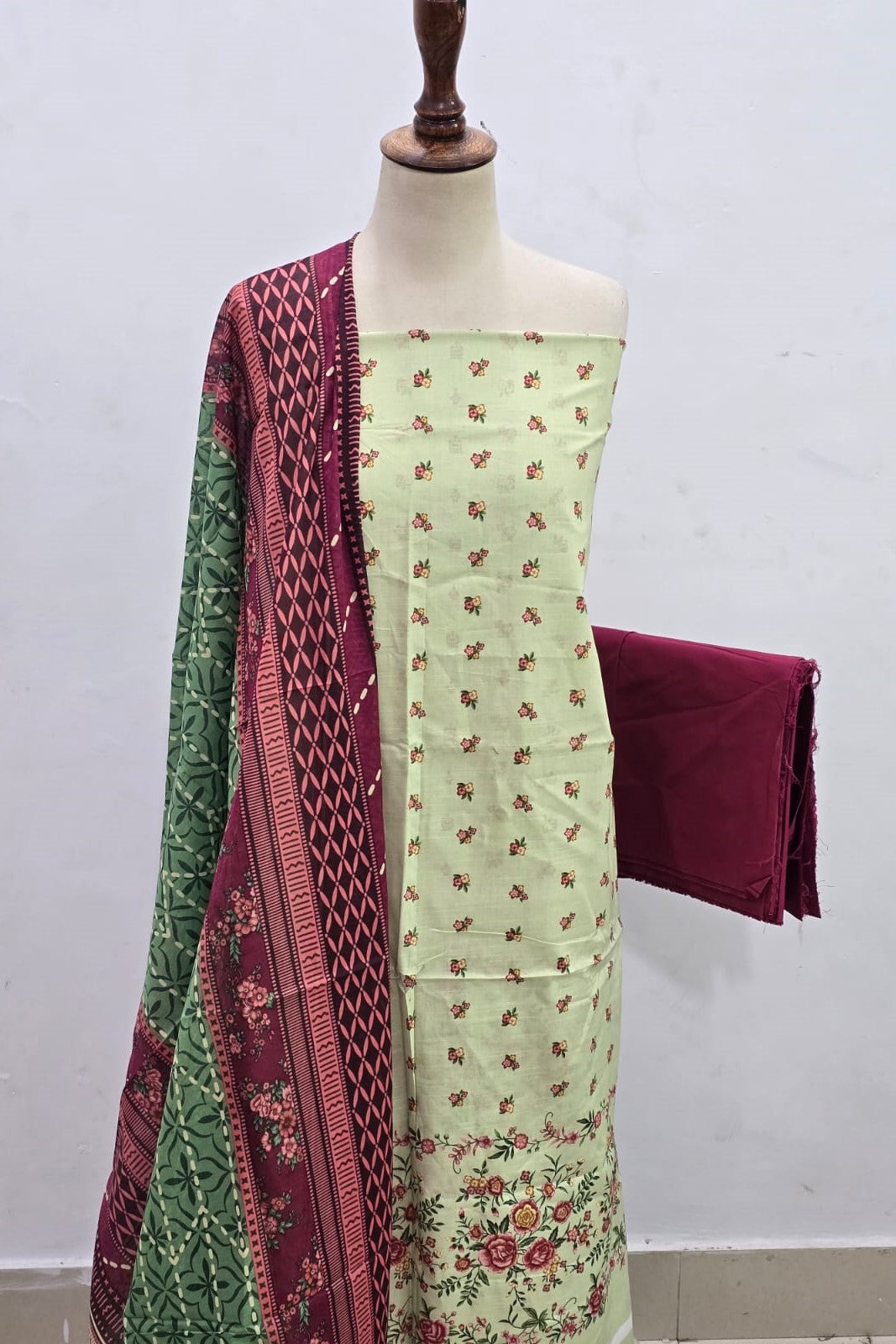 Sapphire Unstitched Printed Lawn 3pc