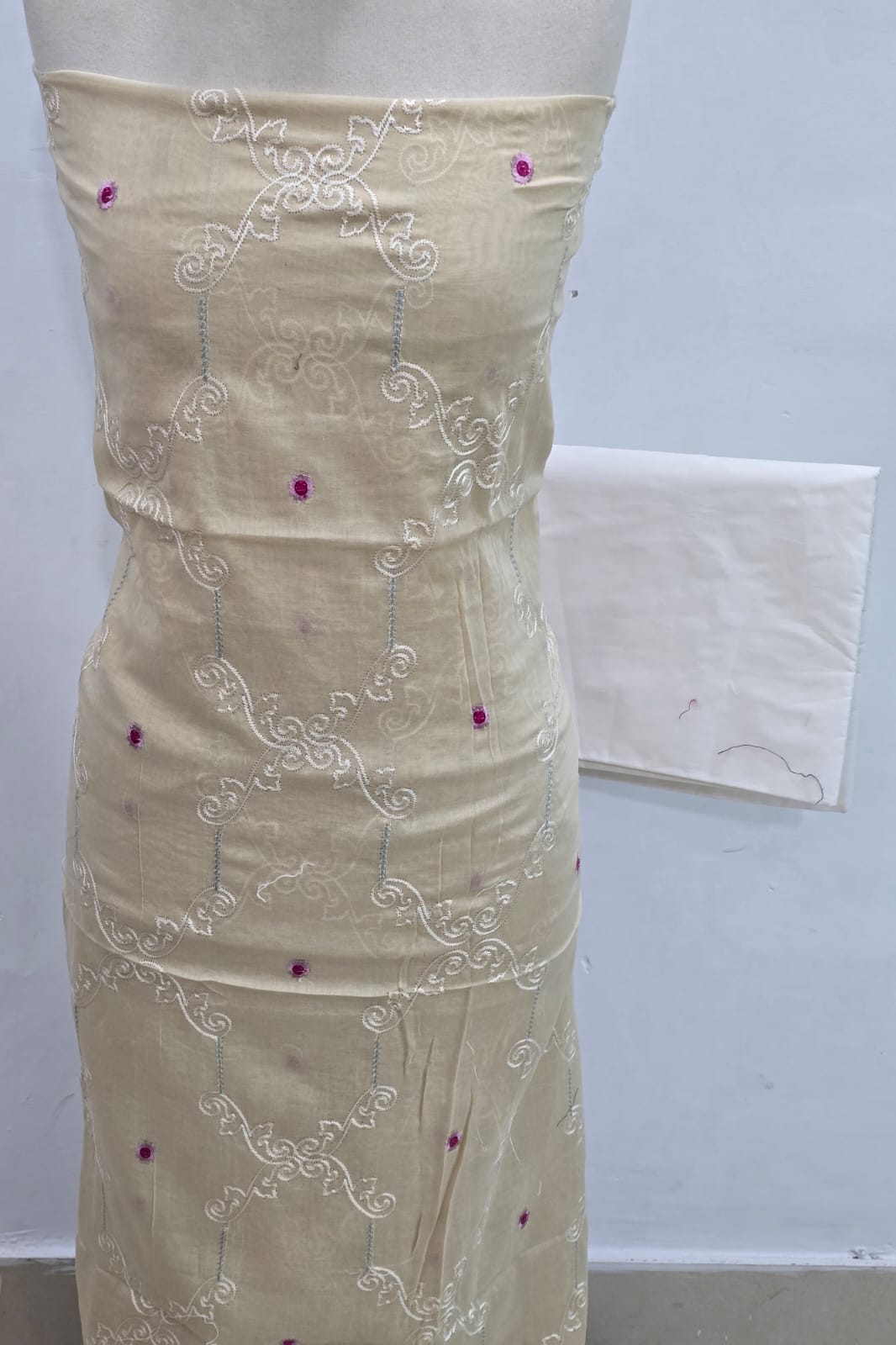 Designer Unstitched Embroidered ST Lawn 2pc