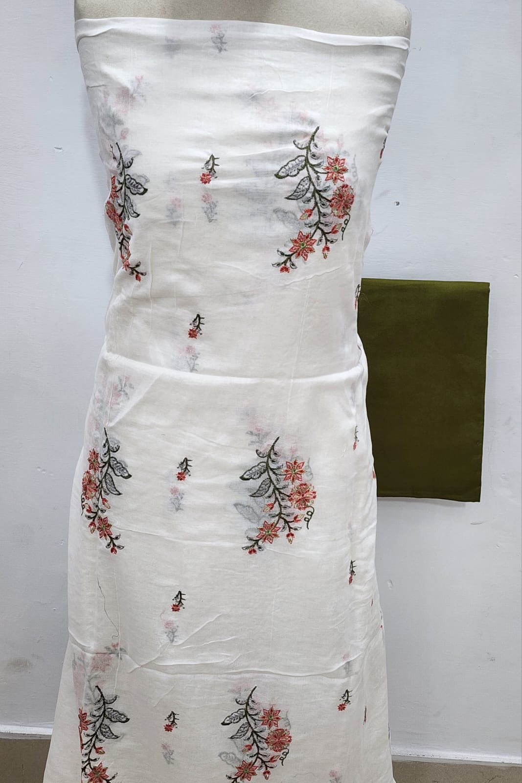 Designer Unstitched Embroidered ST Lawn 2pc