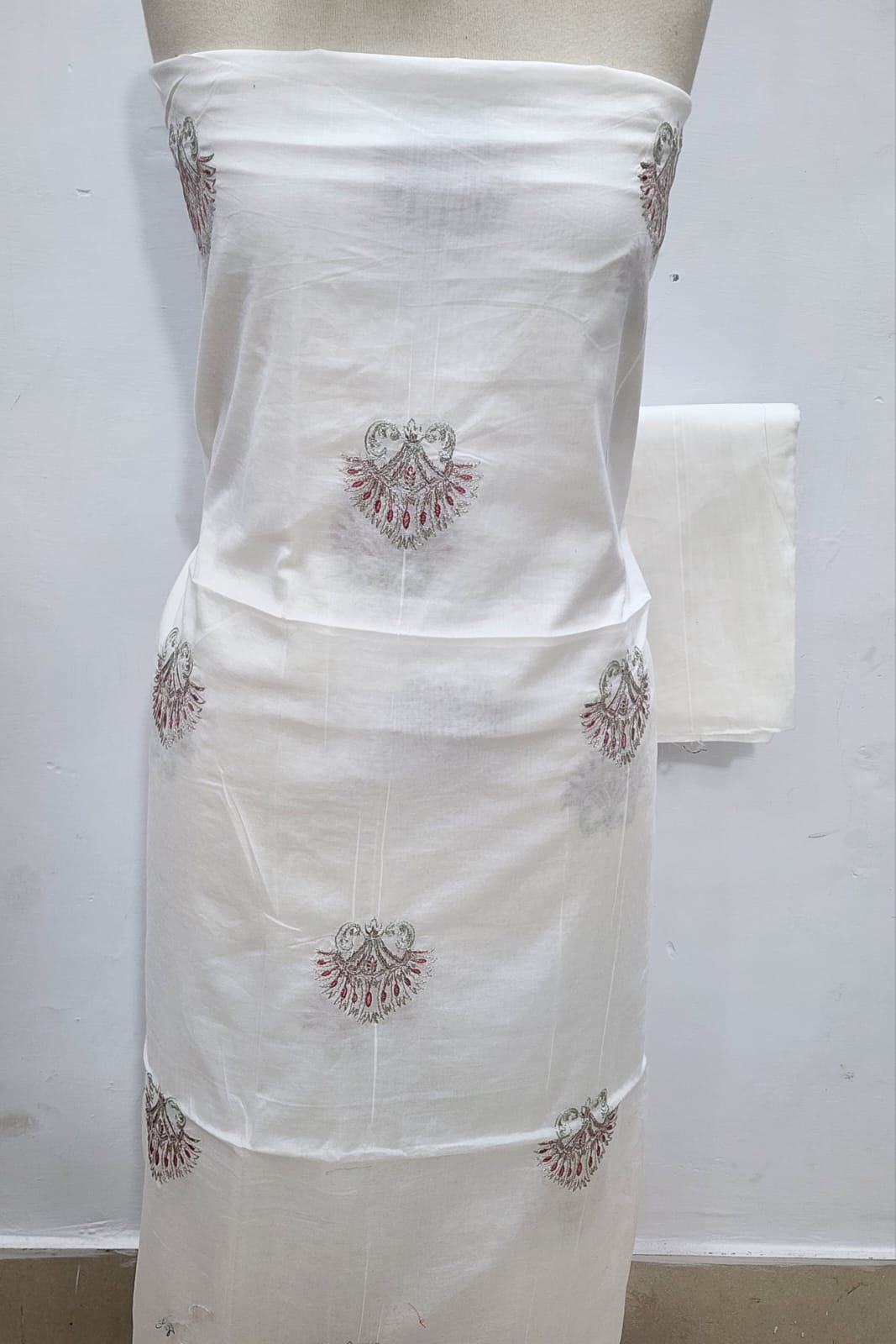 Designer Unstitched Embroidered ST Lawn 2pc