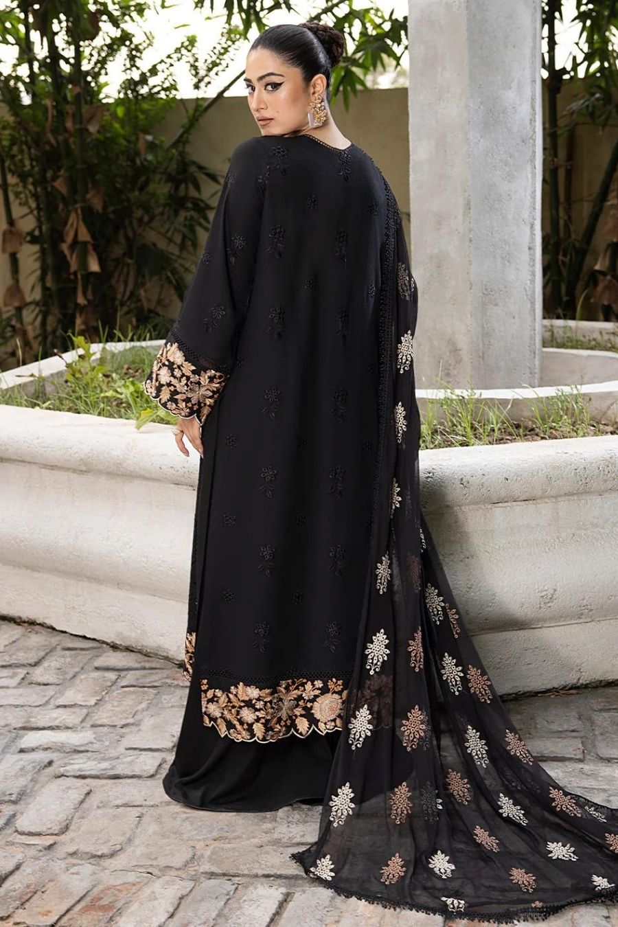 Mahnur-Embroidered Karandi-Black-3PC - Branded Cut Pieces