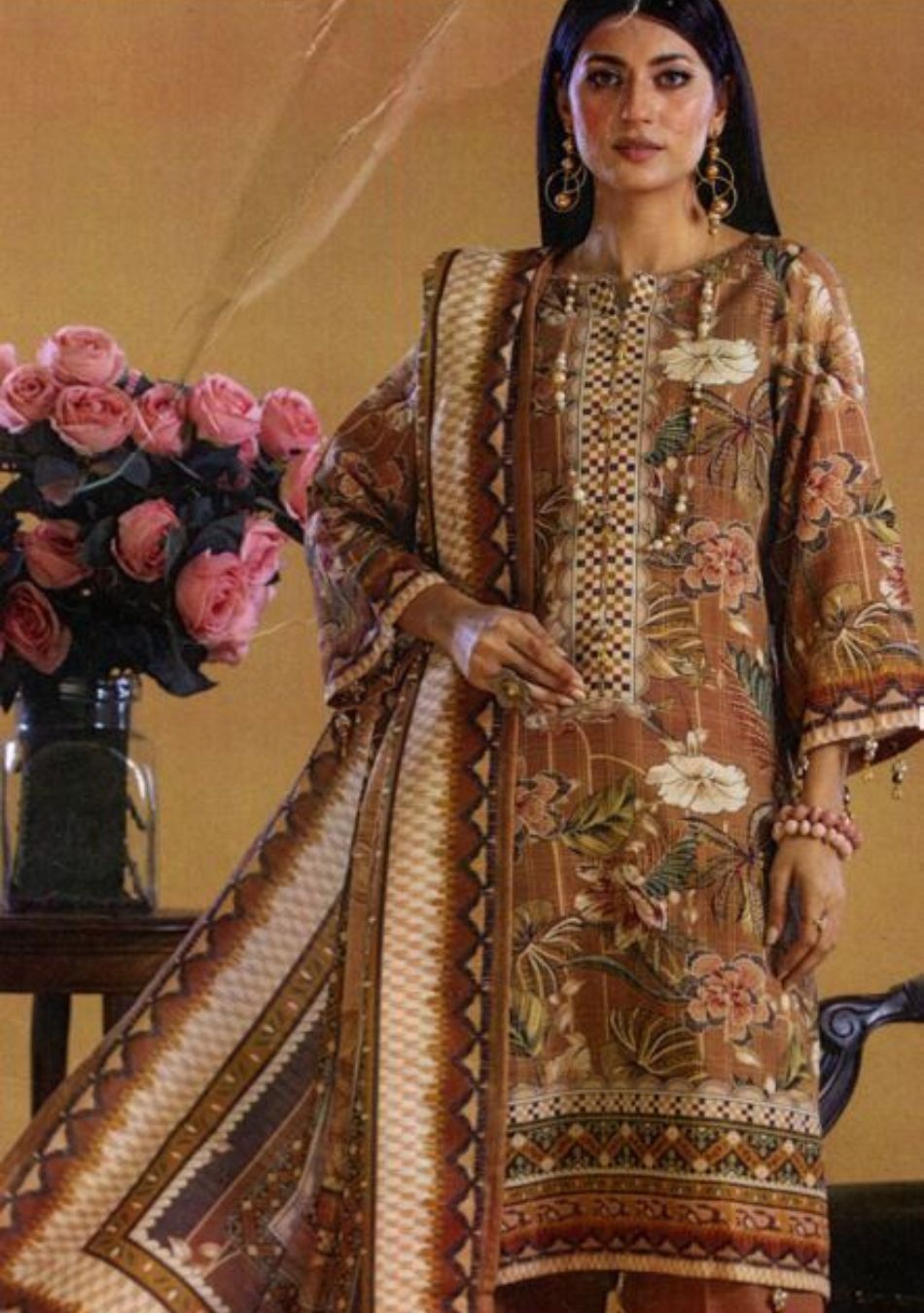 Hania&Minahil-Digital Printed Cross Grid Khaddar-Brown-3PC - Branded Cut Pieces