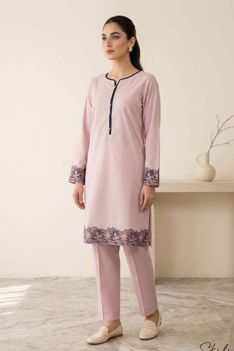 La Reine Stitched Embroidered 2Pc