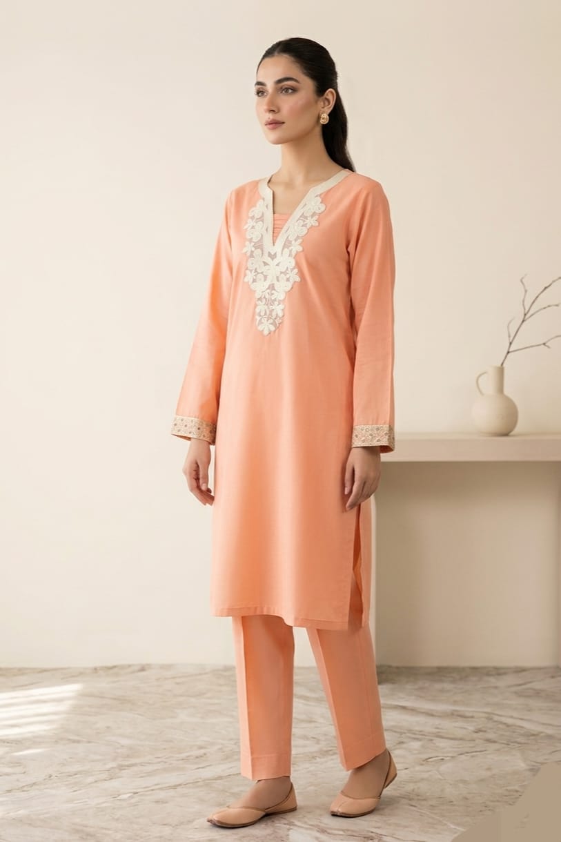 La Reine Stitched Embroidered 2Pc