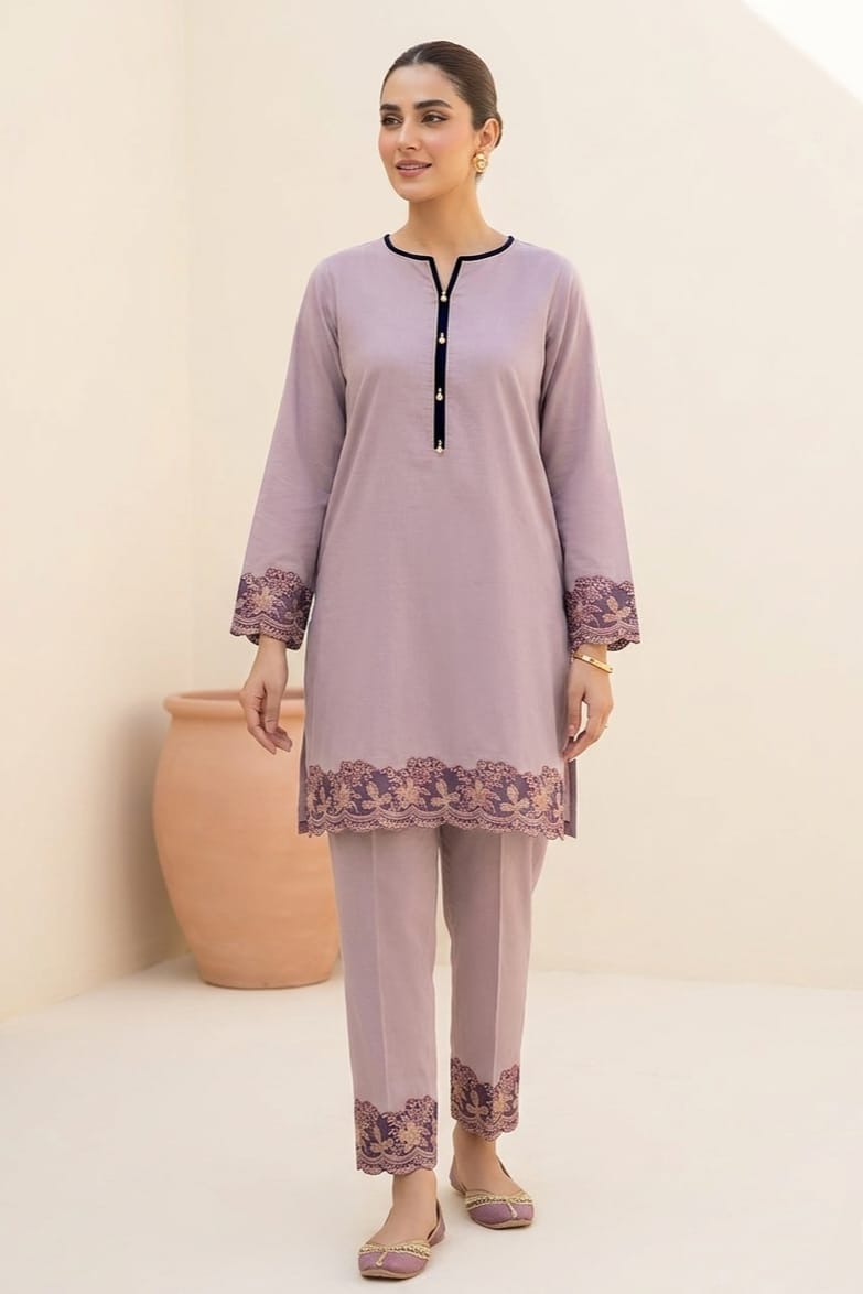 La Reine Stitched Embroidered 2Pc