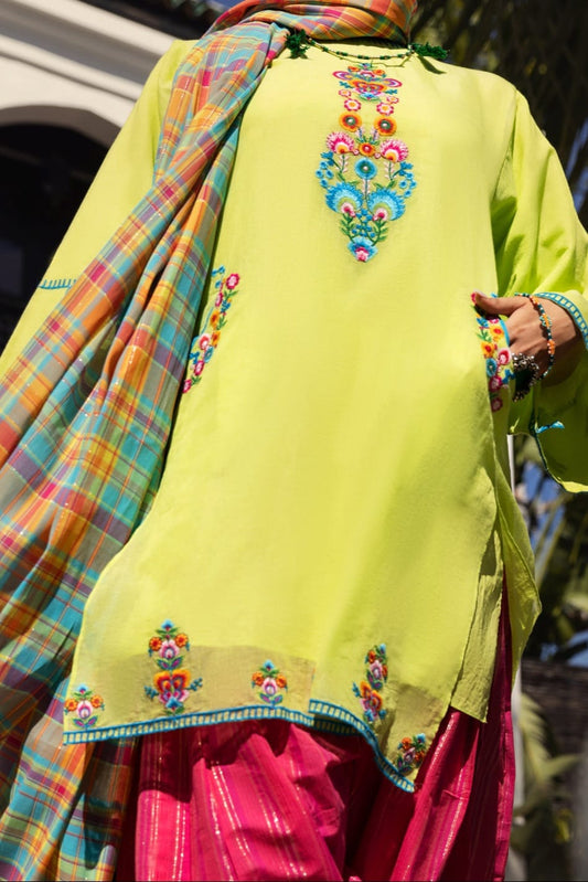 Almirah Stitched Ladie's Premiuim 3pc