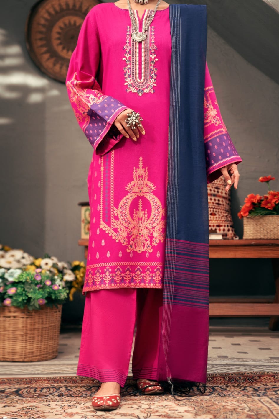 Almirah Stitched Ladie's Premiuim 3pc