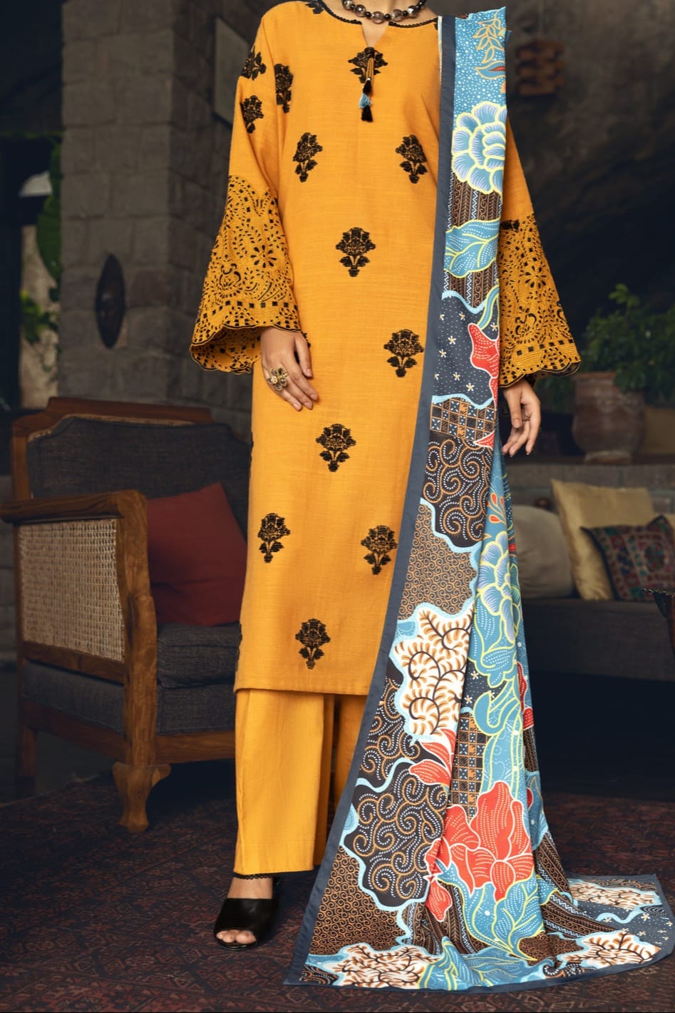Almirah Stitched Ladie's Premiuim 3pc