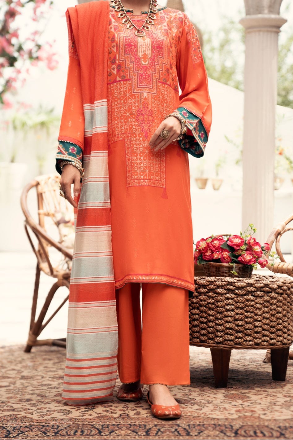 Almirah Stitched Ladie's Premiuim 3pc