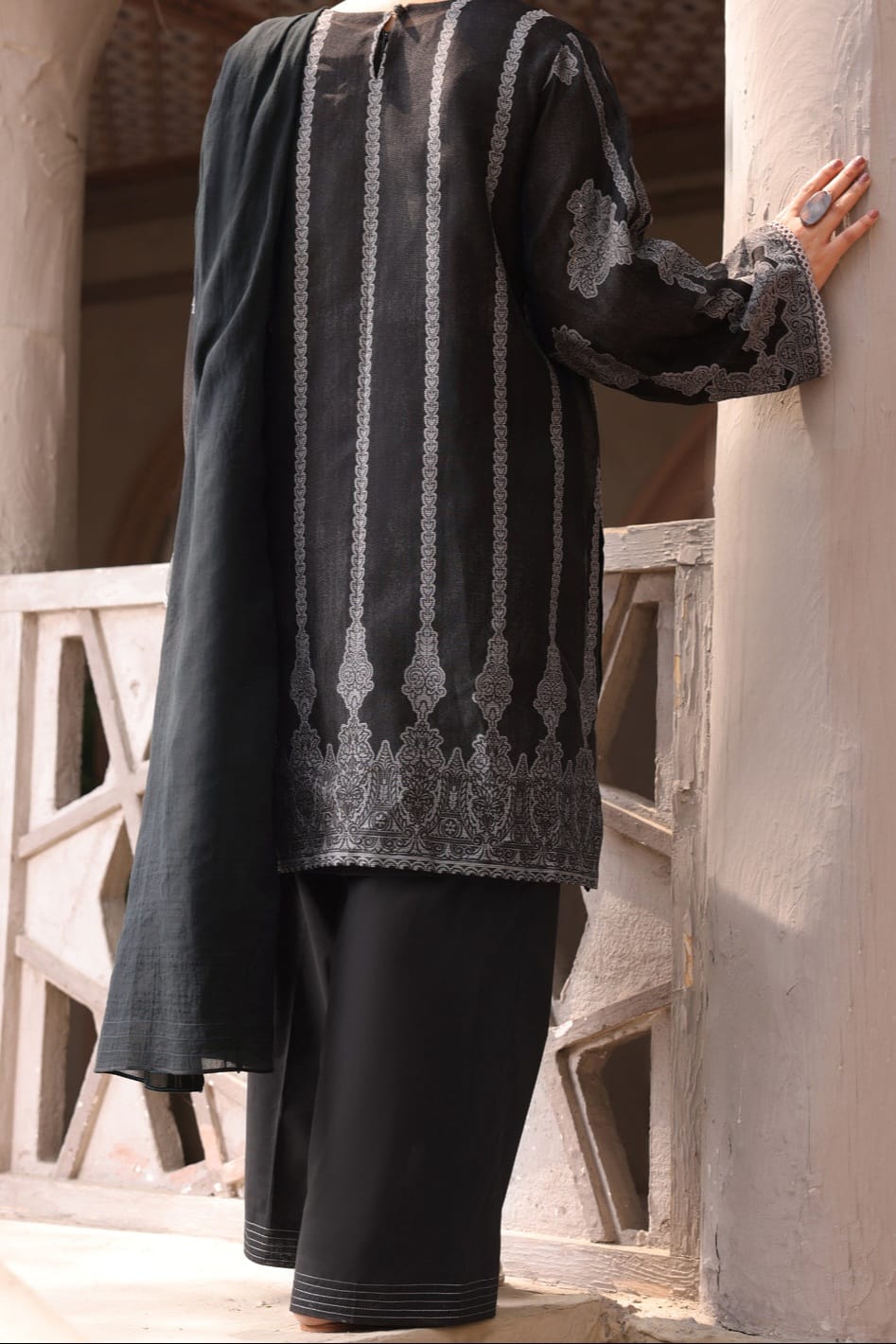 Almirah Stitched Ladie's Premiuim 3pc