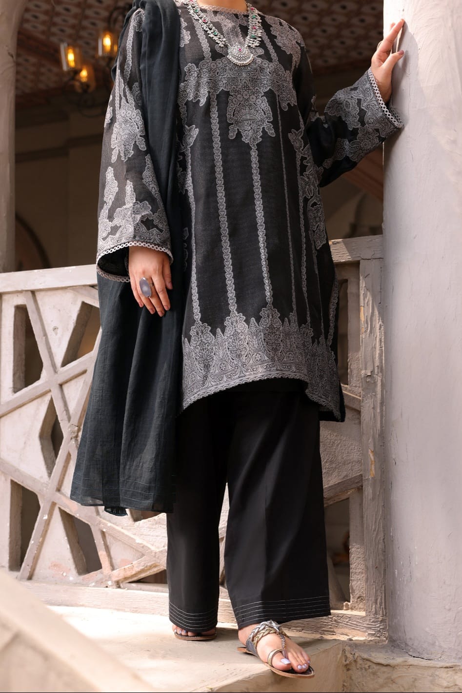 Almirah Stitched Ladie's Premiuim 3pc