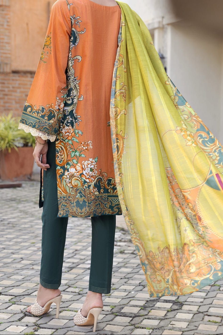 Almirah Stitched Ladie's Premiuim 3pc