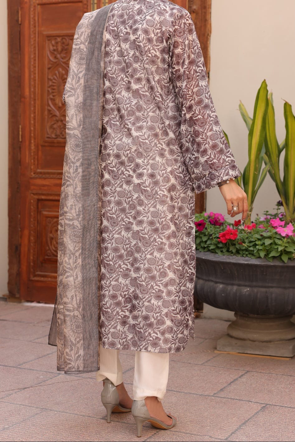 Almirah Stitched Ladie's Premiuim 3pc