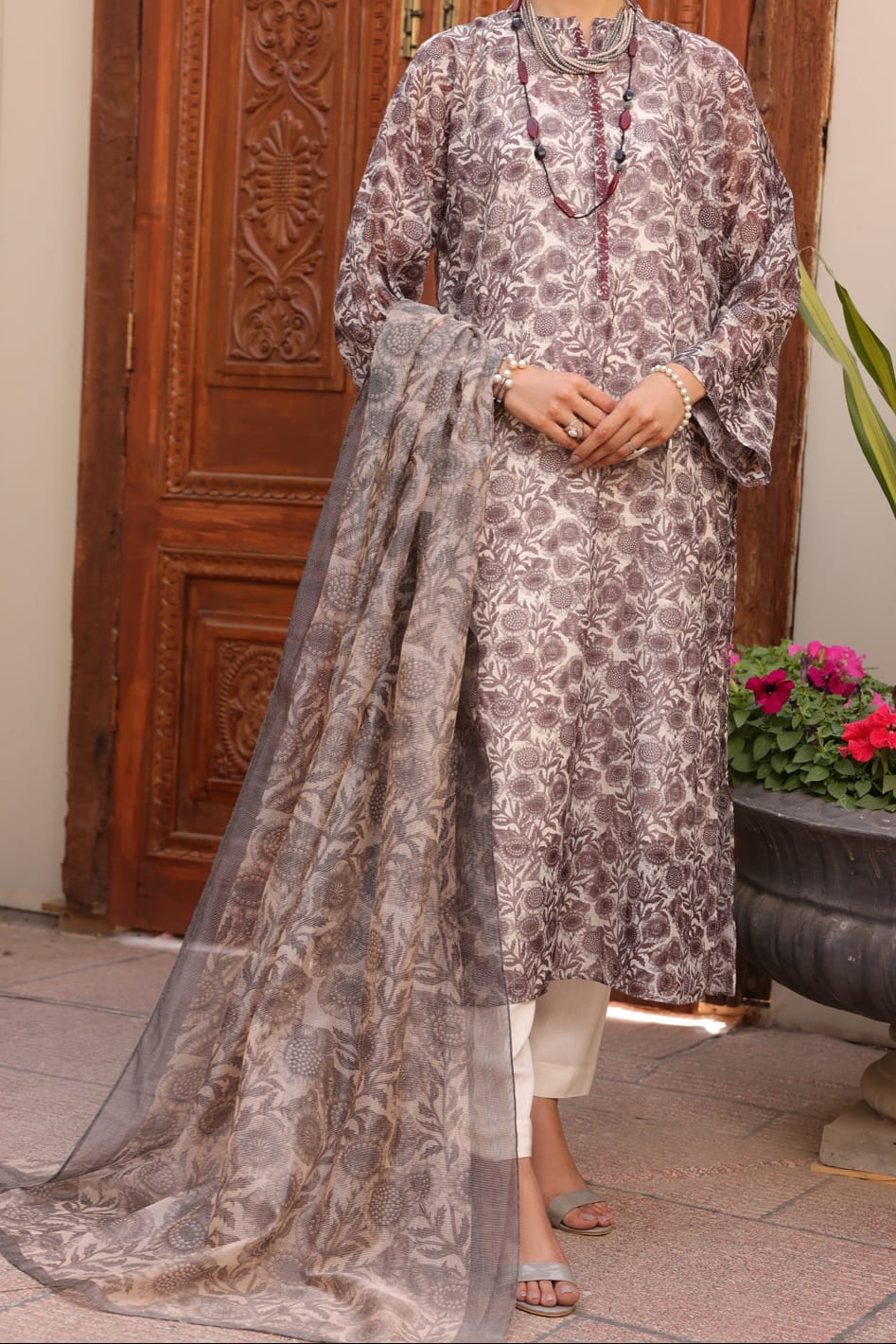 Almirah Stitched Ladie's Premiuim 3pc