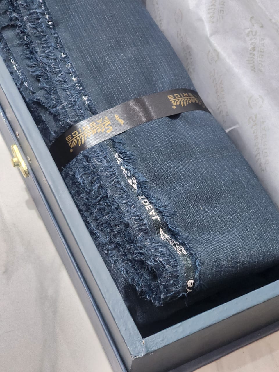 Stenciller Men's Ideal Suiting Wash & Wear