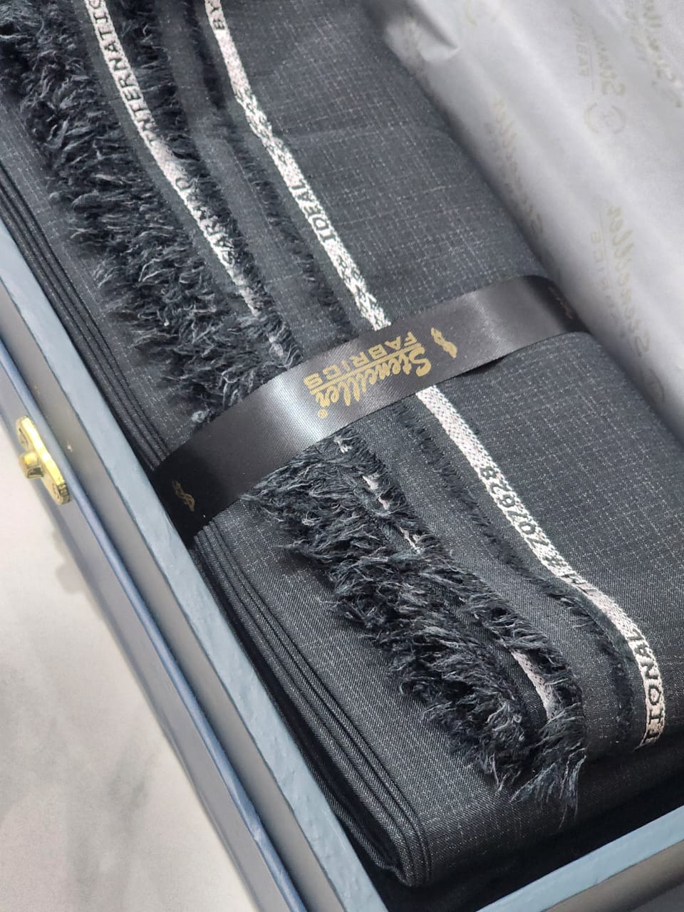 Stenciller Men's Ideal Suiting Wash & Wear