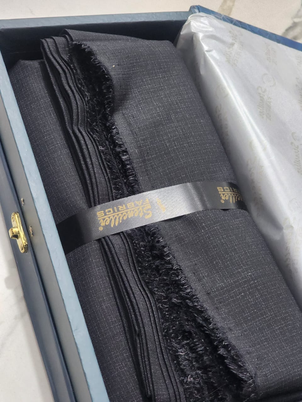 Stenciller Men's Ideal Suiting Wash & Wear