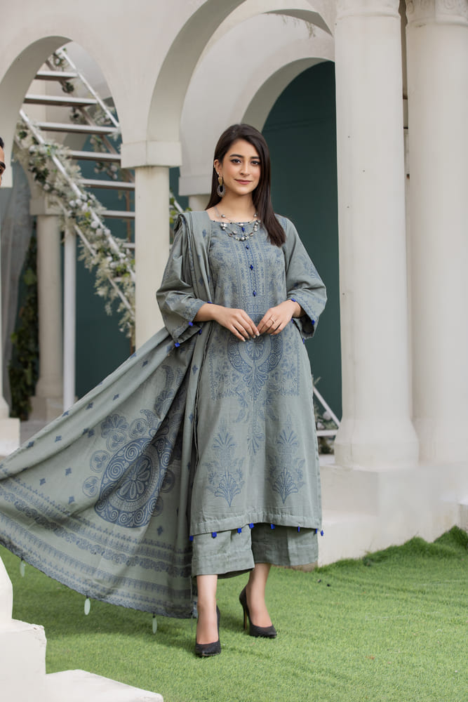 Zainab-Digital Printed Dyed Composed Jacquard Khaddar-Grey-3PC - Branded Cut Pieces