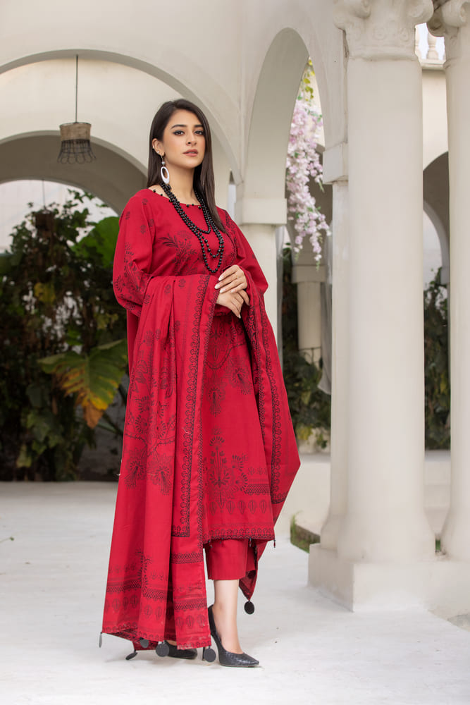 Zainab-Digital Printed Dyed Composed Jacquard Khaddar-Red-3PC - Branded Cut Pieces