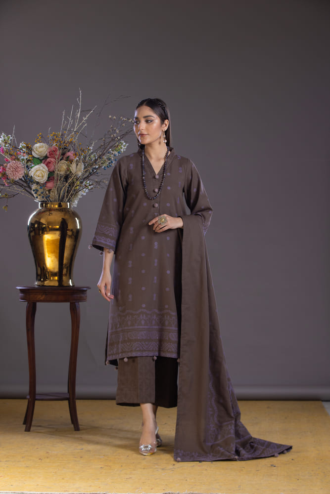 Hania&Minahil-Dyed Composed Jacquard Khaddar-Brown-3PC - Branded Cut Pieces