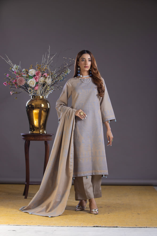 Hania&Minahil-Dyed Composed Jacquard Khaddar-L-Grey-3PC - Branded Cut Pieces