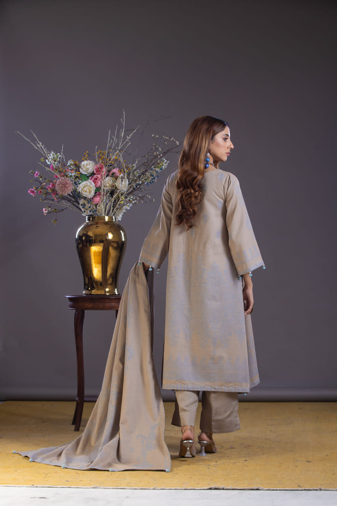 Hania&Minahil-Dyed Composed Jacquard Khaddar-L-Grey-3PC - Branded Cut Pieces