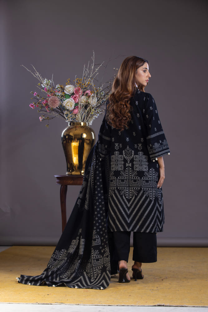 Hania&Minahil-Dyed Composed Jacquard Khaddar-Black-3PC - Branded Cut Pieces