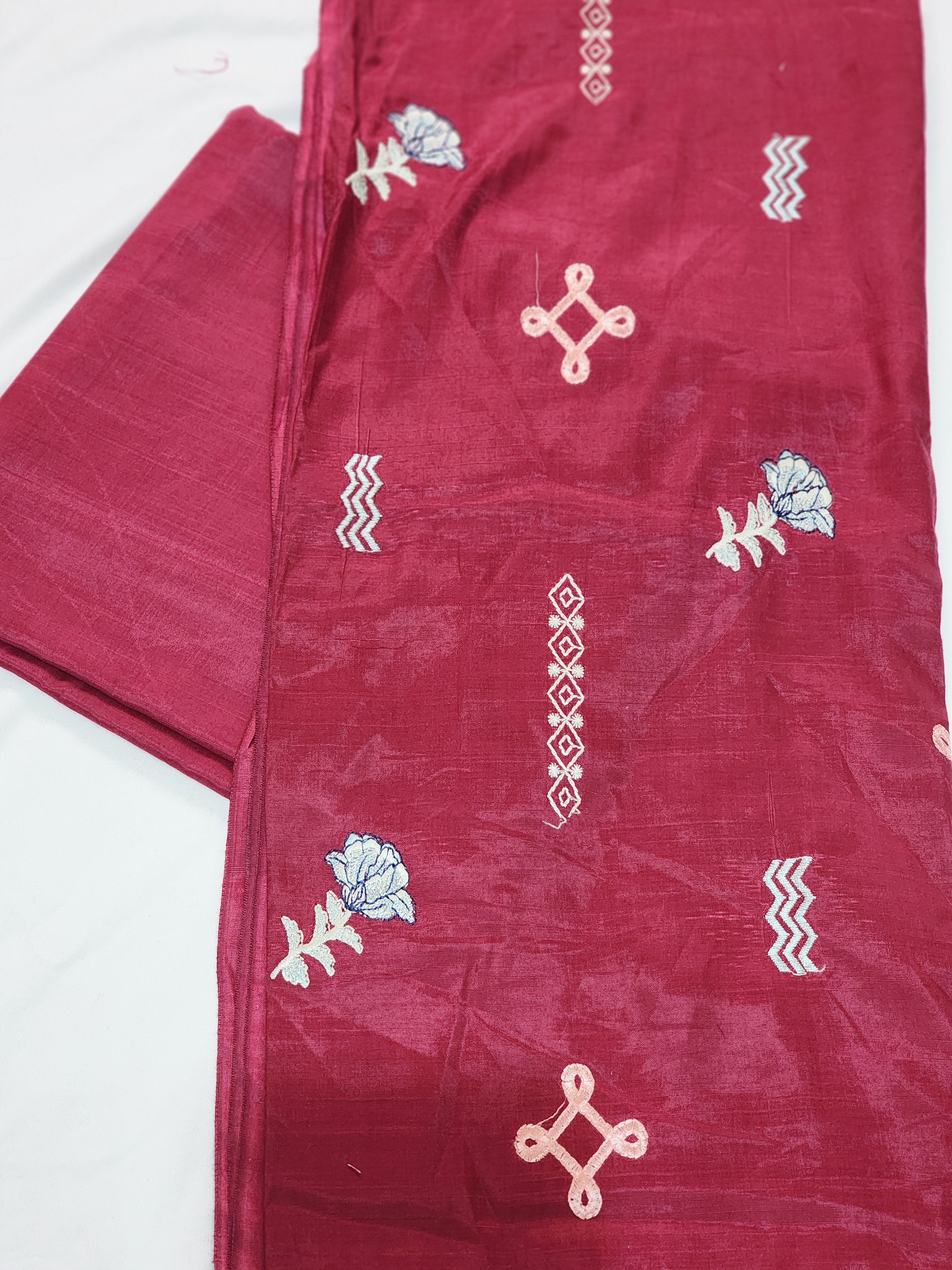 DSG-EMB-SILK-218